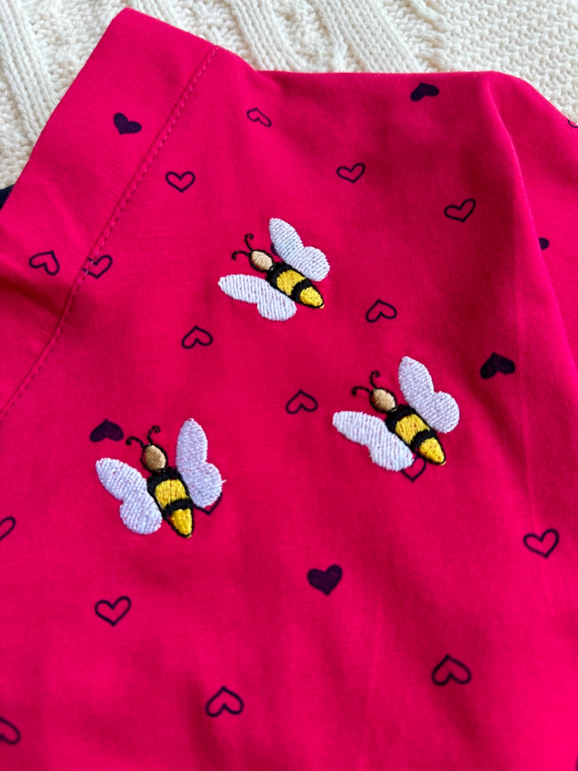 گلدوزی زنبور