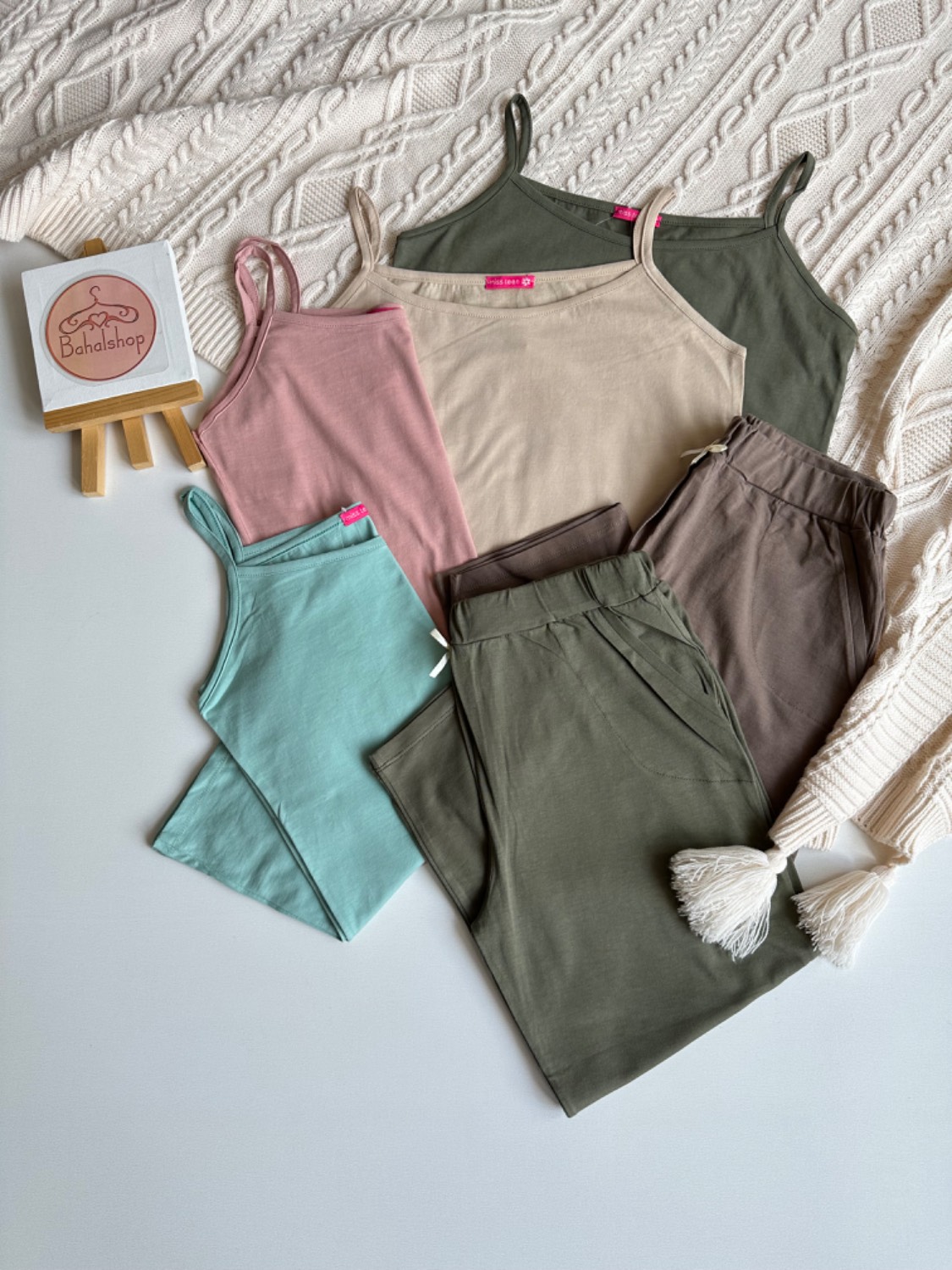 ست تاپ و شلوارک (هم بصورت ست هم تک قابل سفارش می‌باشد)