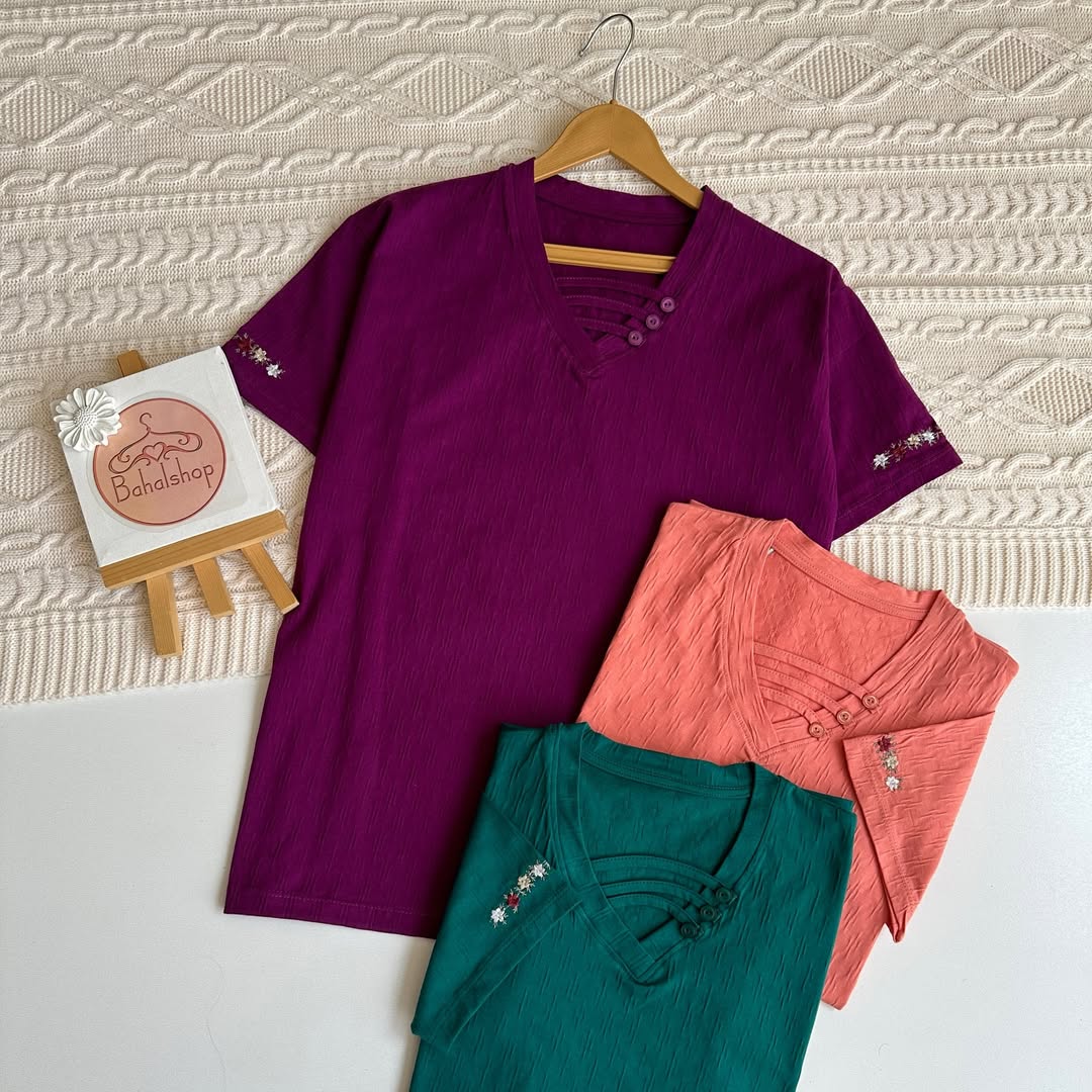 تیشرت یقه بندی